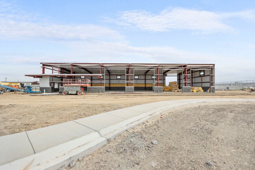 More Photos Of 1342 E Saint Helens St, Pasco Light Distribution For Lease