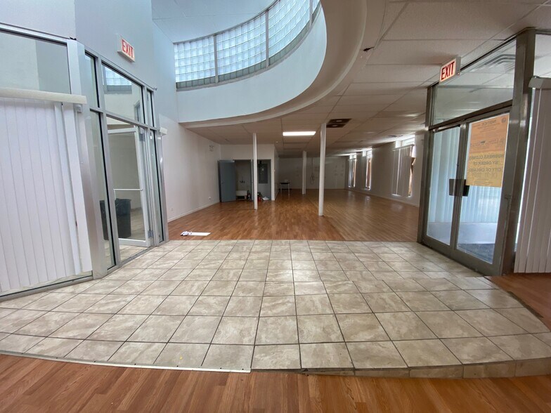 More Photos Of 5140 S Ashland Ave, Chicago Office For Sale