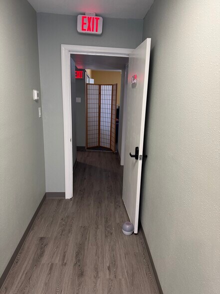 More Photos Of 1907 Goliad Rd, San Antonio Freestanding For Lease