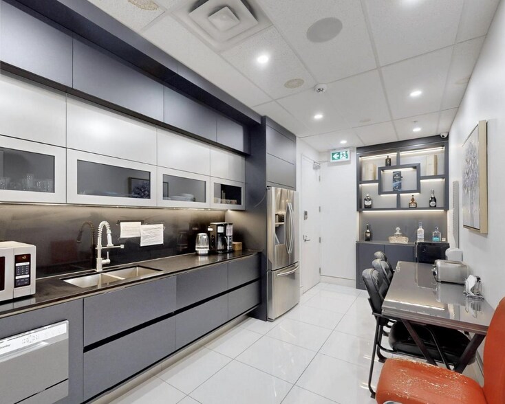 More Photos Of 7191 Yonge St, Markham Medical For Sale