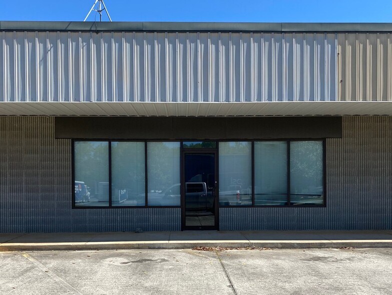 More Photos Of 64 Sailors Dr, Ellijay General Retail For Lease