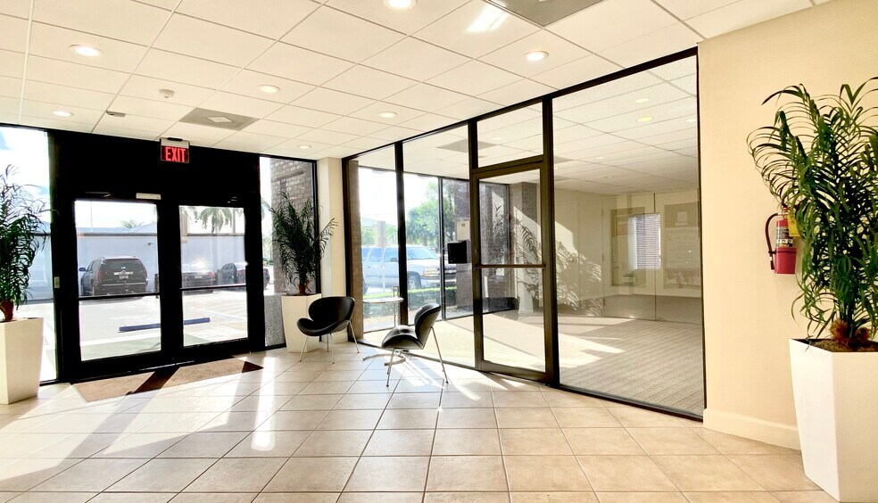 More Photos Of 848 1st Ave N, Naples Medical For Lease