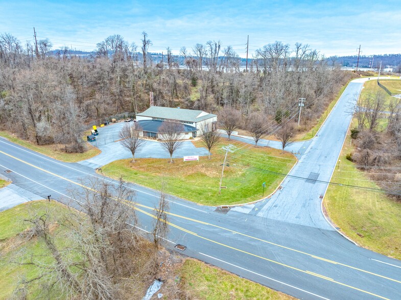 Primary Photo Of 571 Industrial Dr, Lewisberry Flex For Sale