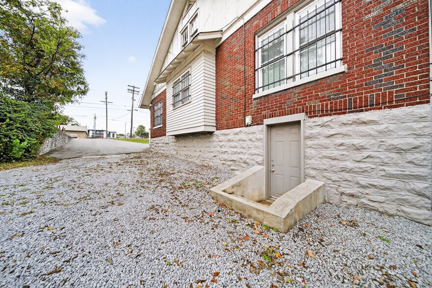 More Photos Of 2819 Gallatin Pike, Nashville Freestanding For Lease