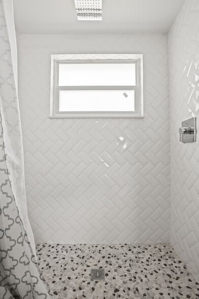 More Photos Of 8820 Rocky Creek Dr, Tampa Apartments For Sale