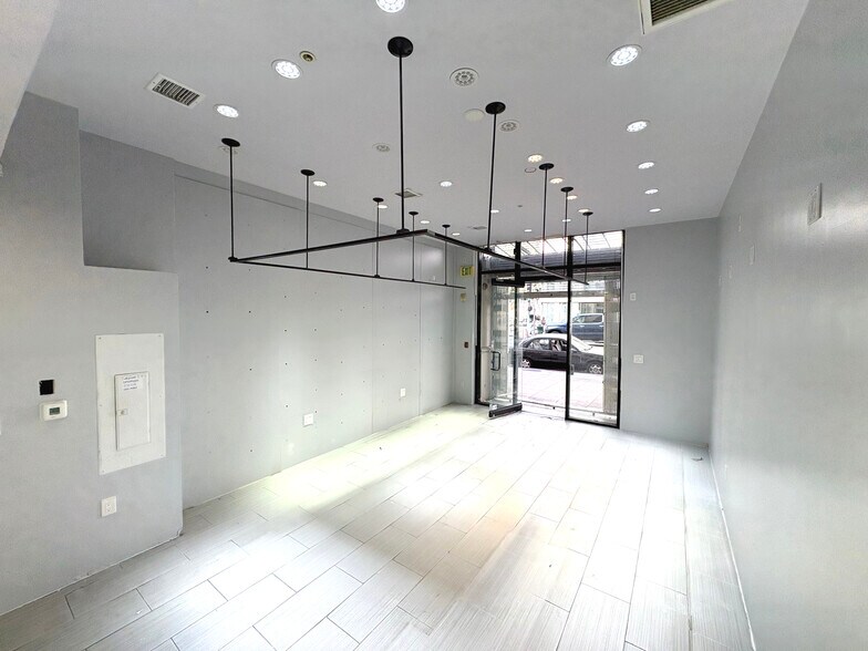 More Photos Of 758 Broadway St, Los Angeles General Retail For Lease