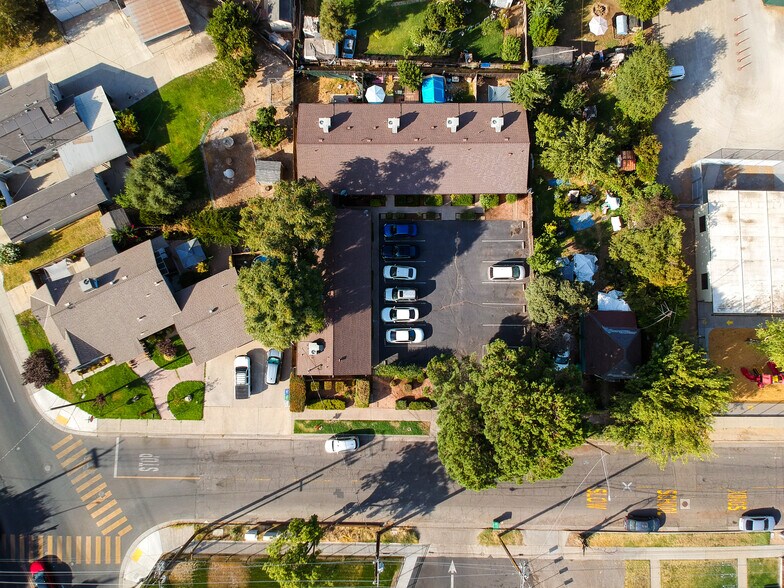 More Photos Of 1873 Grove Ave, Atwater Apartments For Sale