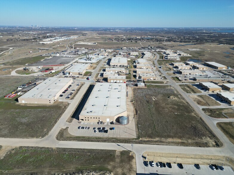 More Photos Of 1341 Ranchers Legacy Trl, Fort Worth Industrial For Lease