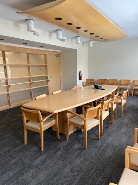 More Photos Of 1701 E County Highway 30A, Santa Rosa Beach Loft Creative Space For Lease