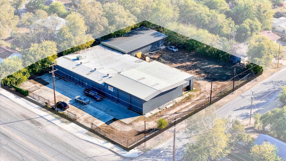 More Photos Of 4714 S Zarzamora St, San Antonio Auto Repair For Sale