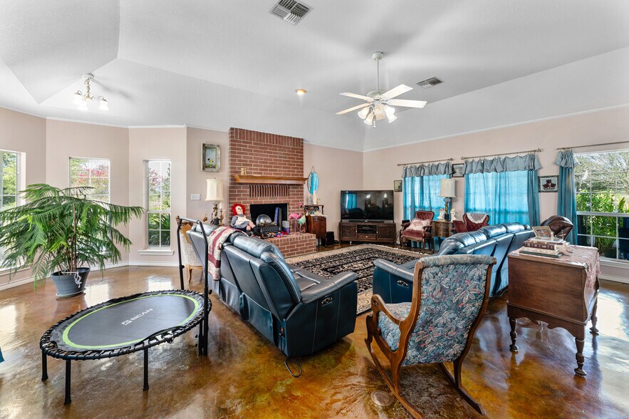 More Photos Of 14935 Highway 36, Needville Land For Sale