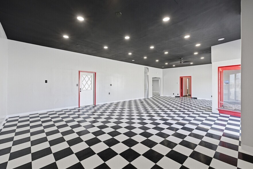 More Photos Of 201 S 4th St, Glenrock Storefront For Sale