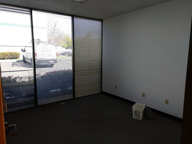 More Photos Of 4531 Market St, Ventura Manufacturing For Lease