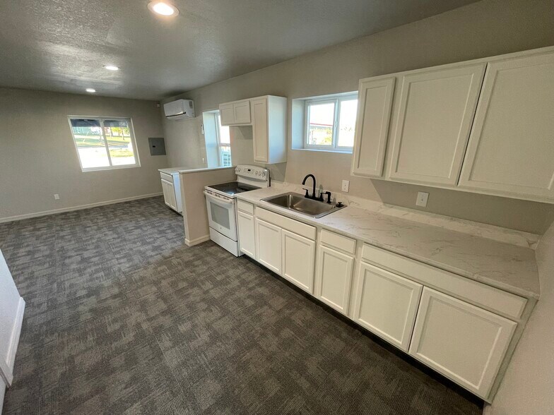 More Photos Of 7447 W 78th St, Tulsa Office For Lease