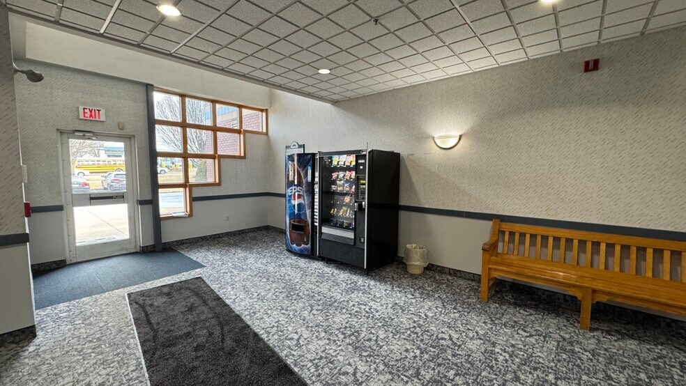 More Photos Of 2925 William Penn Hwy, Easton Office For Lease