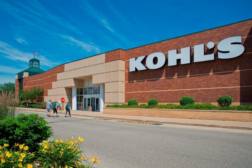 More Photos Of 3107-3293 Golf Rd, Delafield General Retail For Lease