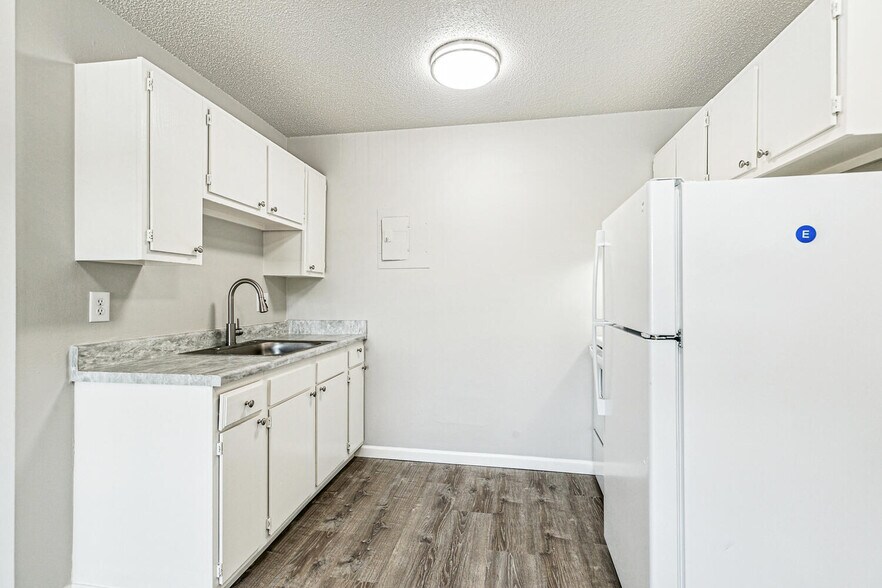 More Photos Of 2475-2503 Hancock Expy, Colorado Springs Apartments For Sale