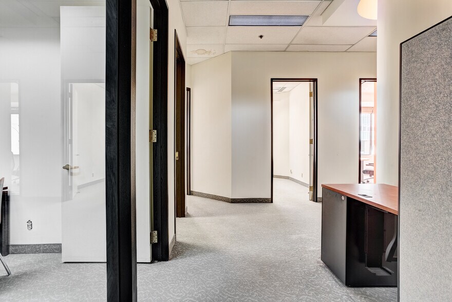 More Photos Of 1111 Rue Saint-Urbain, Montréal Office Residential For Sale