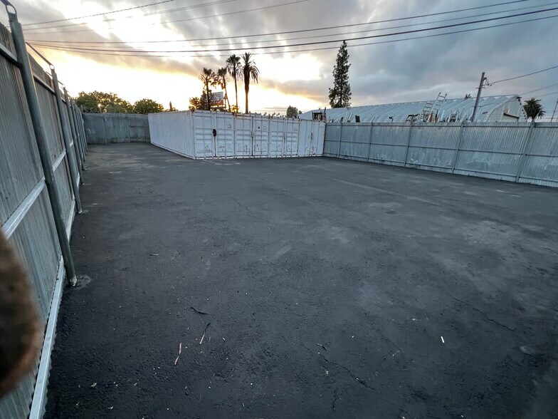 More Photos Of 7305 Deering Ave, Canoga Park Land For Lease