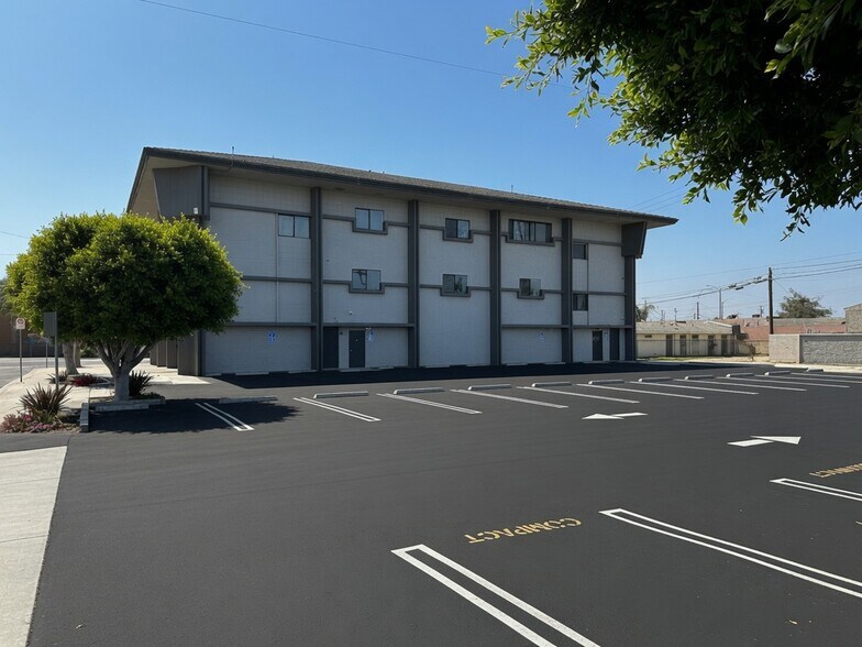 More Photos Of 625 N A St, Oxnard Office For Sale