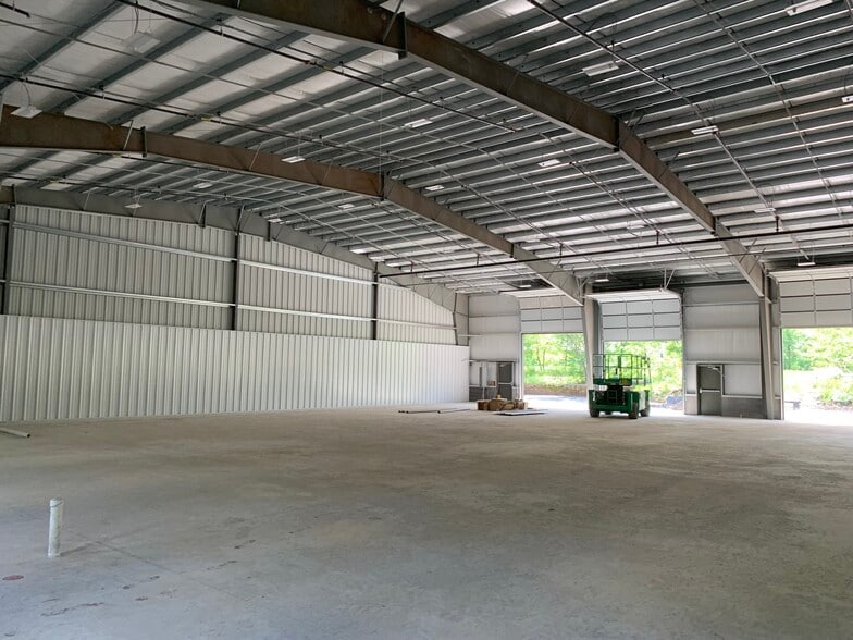More Photos Of 44 Industrial Drive, New Britain Distribution For Lease