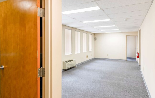 More Photos Of 20 North Rd, Bedford Office For Sale