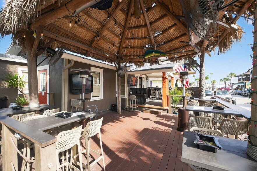 More Photos Of 314 Flagler Ave, New Smyrna Beach Storefront For Sale