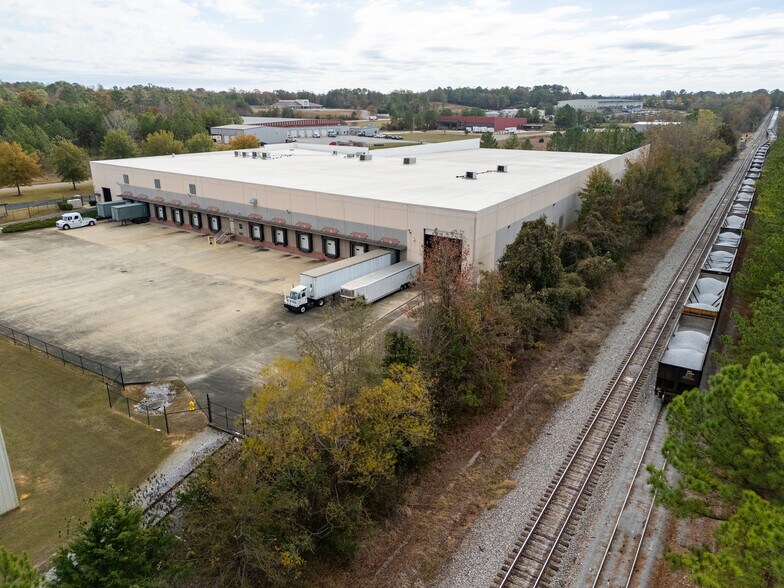 More Photos Of 241 Commercial Park Cir, Calera Distribution For Lease