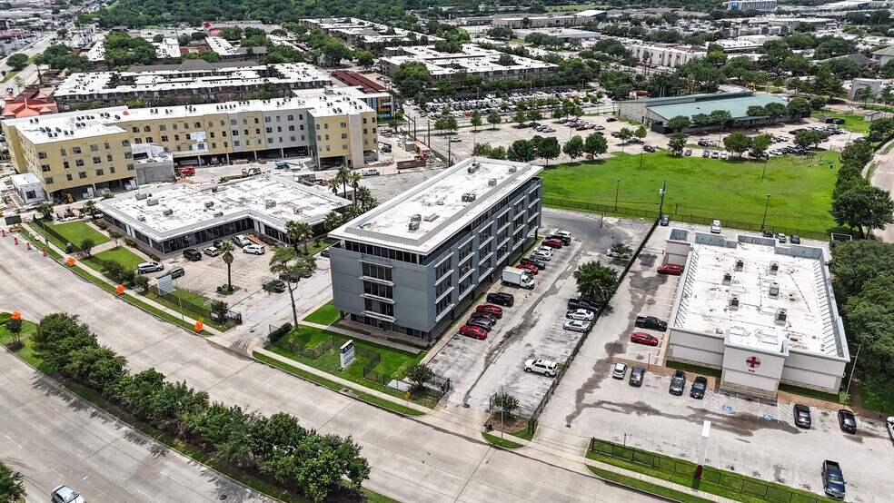 More Photos Of 6420 Hillcroft Ave, Houston Office Residential For Sale