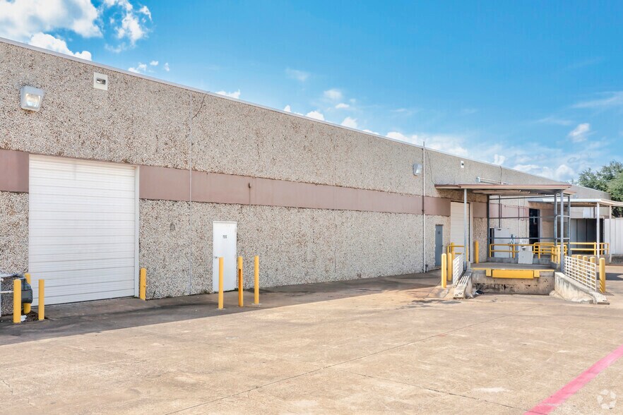 More Photos Of 675 N Glenville Dr, Richardson Distribution For Lease