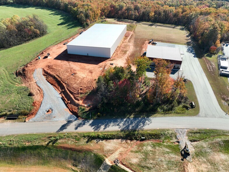 More Photos Of 293 Ewing Dr, Rustburg Warehouse For Lease