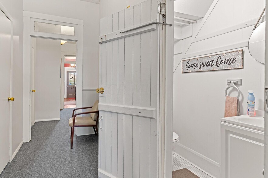 More Photos Of 1550 Lewis Center Rd, Lewis Center Freestanding For Sale