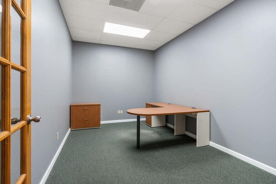 More Photos Of 2200 Sciaaca Rd, Spring Office For Sale