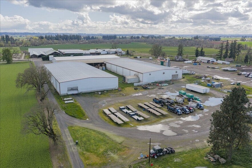 More Photos Of 6011 Grinde Ln NE, Silverton Flex For Lease