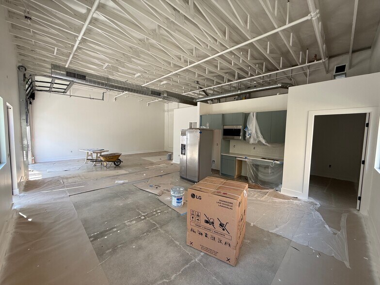 More Photos Of 5602 Clay Ave, Austin Loft Creative Space For Lease
