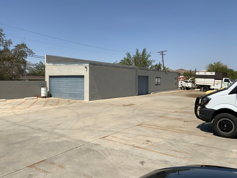 More Photos Of 18737 Highway 18, Apple Valley Service For Lease