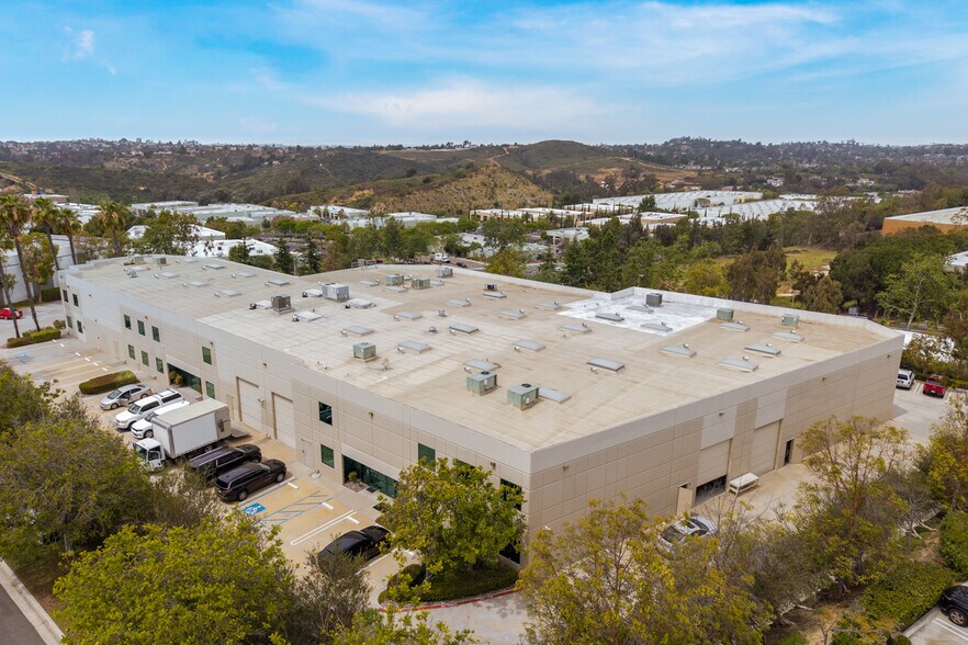 More Photos Of 2575 Fortune Way, Vista Warehouse For Lease
