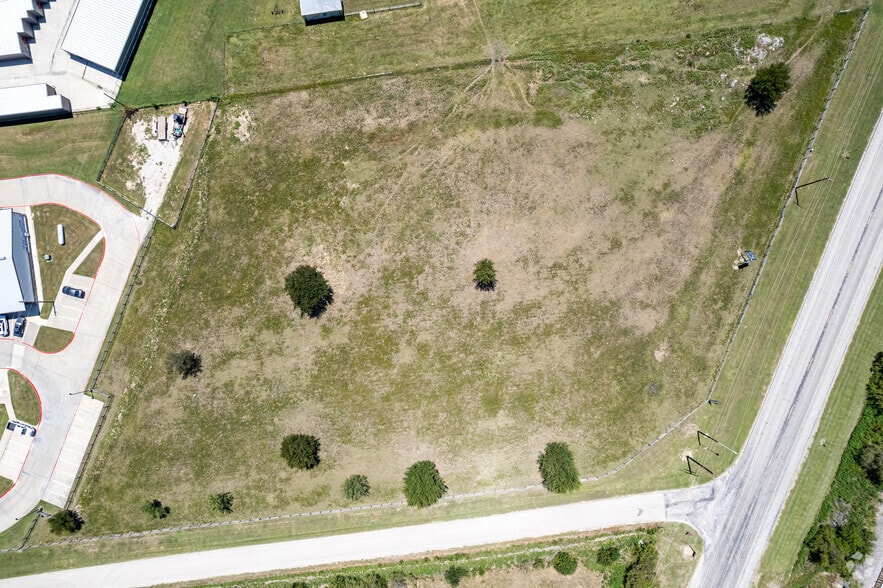 More Photos Of 2126 Hamilton Rd, Argyle Light Distribution For Lease