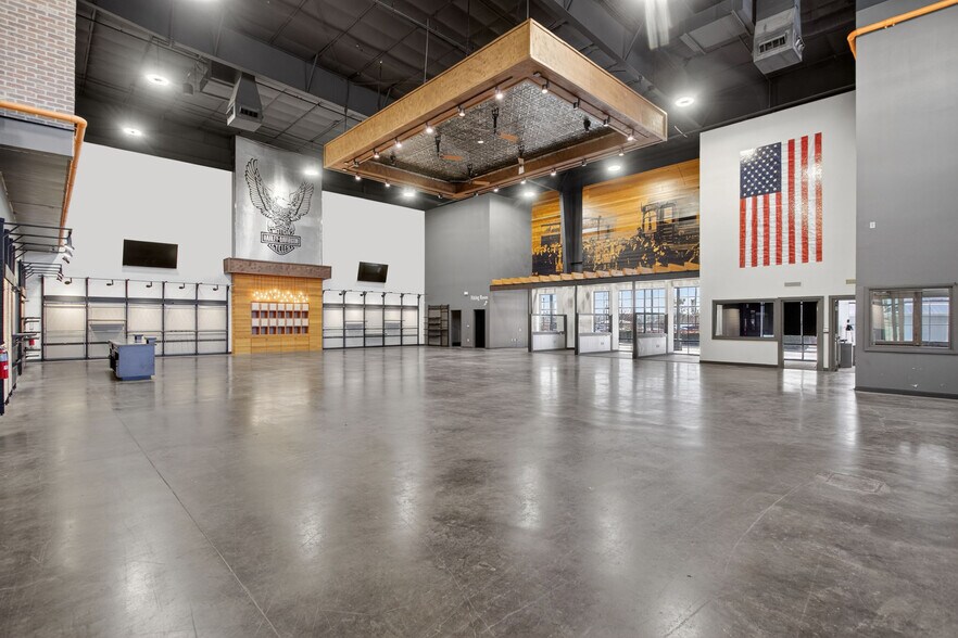 More Photos Of 240 N Burleson Blvd, Burleson General Retail For Sale