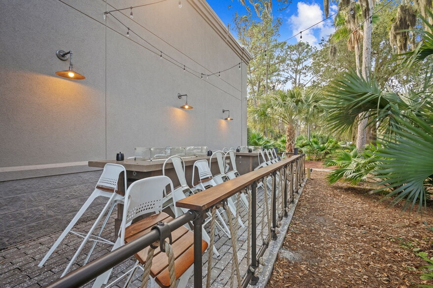 More Photos Of 14 Folly Field Rd, Hilton Head Island Restaurant For Sale