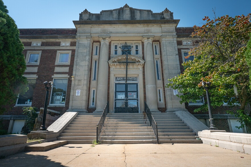 More Photos Of 401 E Broadway St, Muskogee Lodge Meeting Hall For Sale