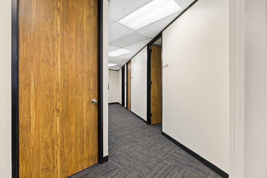 More Photos Of 1101 S Capital Of Texas Hwy, West Lake Hills Office For Lease