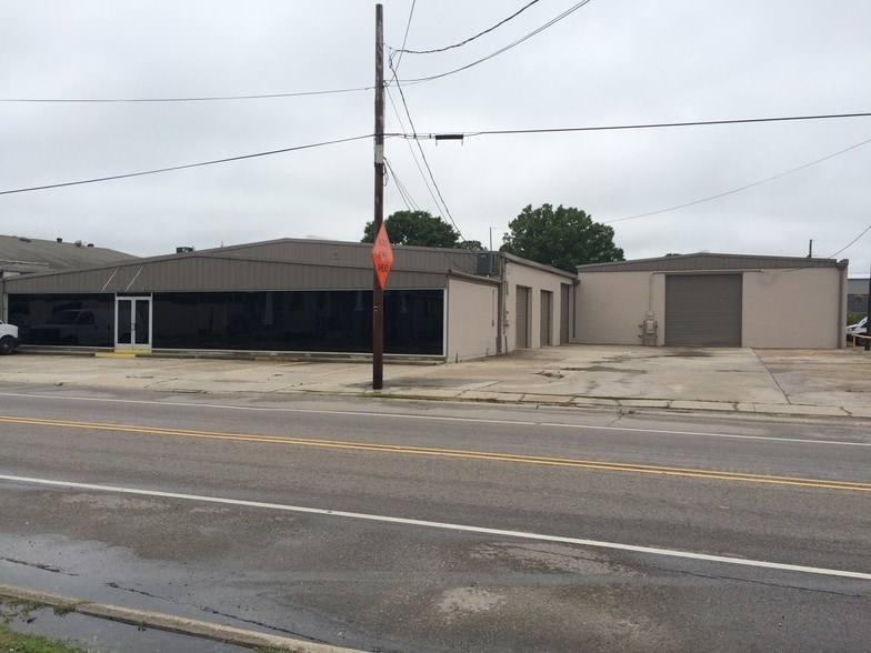 More Photos Of 1120 Lafayette St, Gretna Showroom For Lease