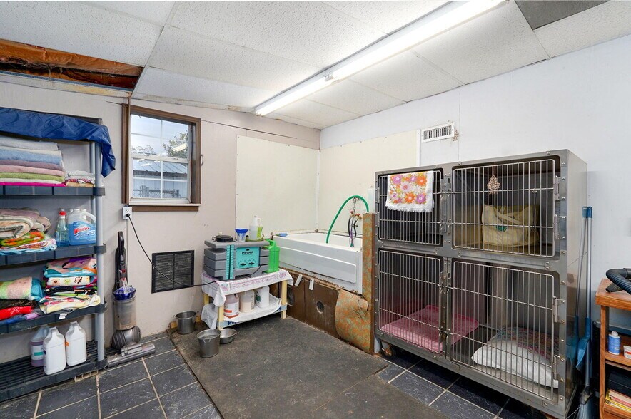 More Photos Of 1642 W Inman Rd, Nixa Office Residential For Sale