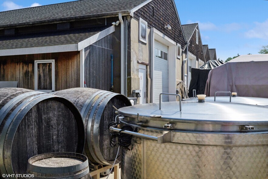 More Photos Of 5195 Old North Rd, Southold Winery Vineyard For Sale