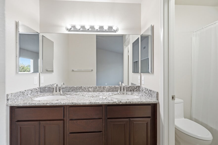 More Photos Of 445-523 Hart Dr, El Cajon Apartments For Sale