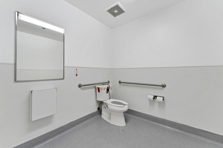 More Photos Of 17232 Red Hill Ave, Irvine Healthcare For Lease