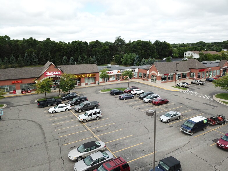 More Photos Of 701 Greenville West Dr, Greenville Unknown For Lease