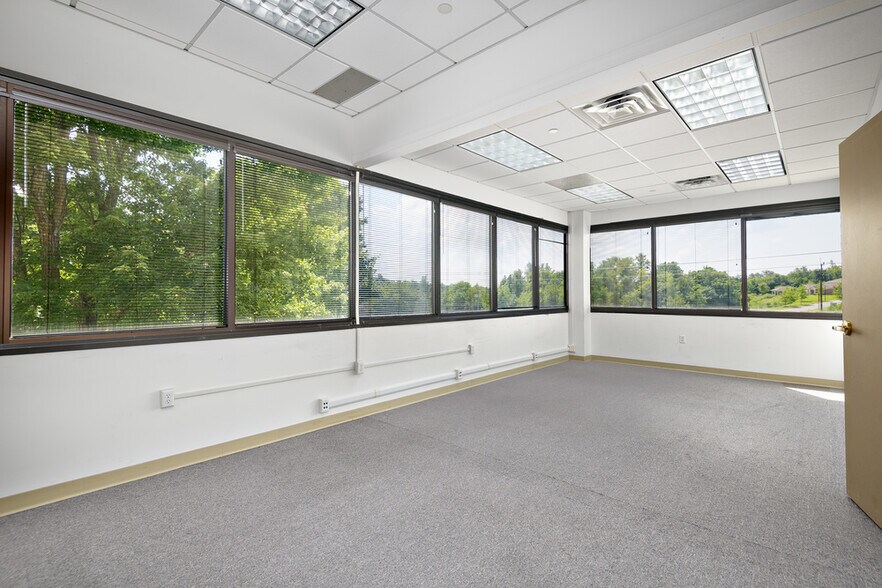 More Photos Of 500 West St, Spindale Office For Sale