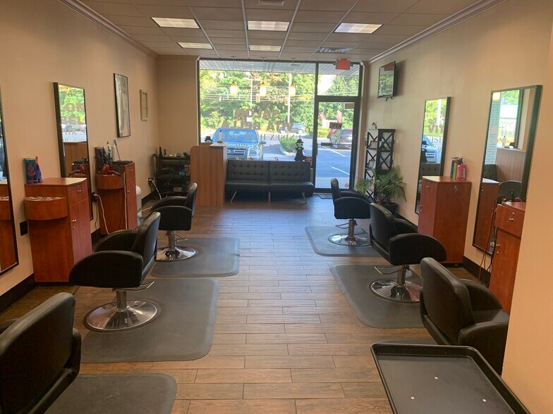 More Photos Of 911-915 N Broadway, White Plains Unknown For Lease